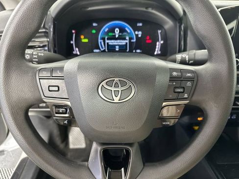 Used 2025 Toyota Camry LE FWD image 17