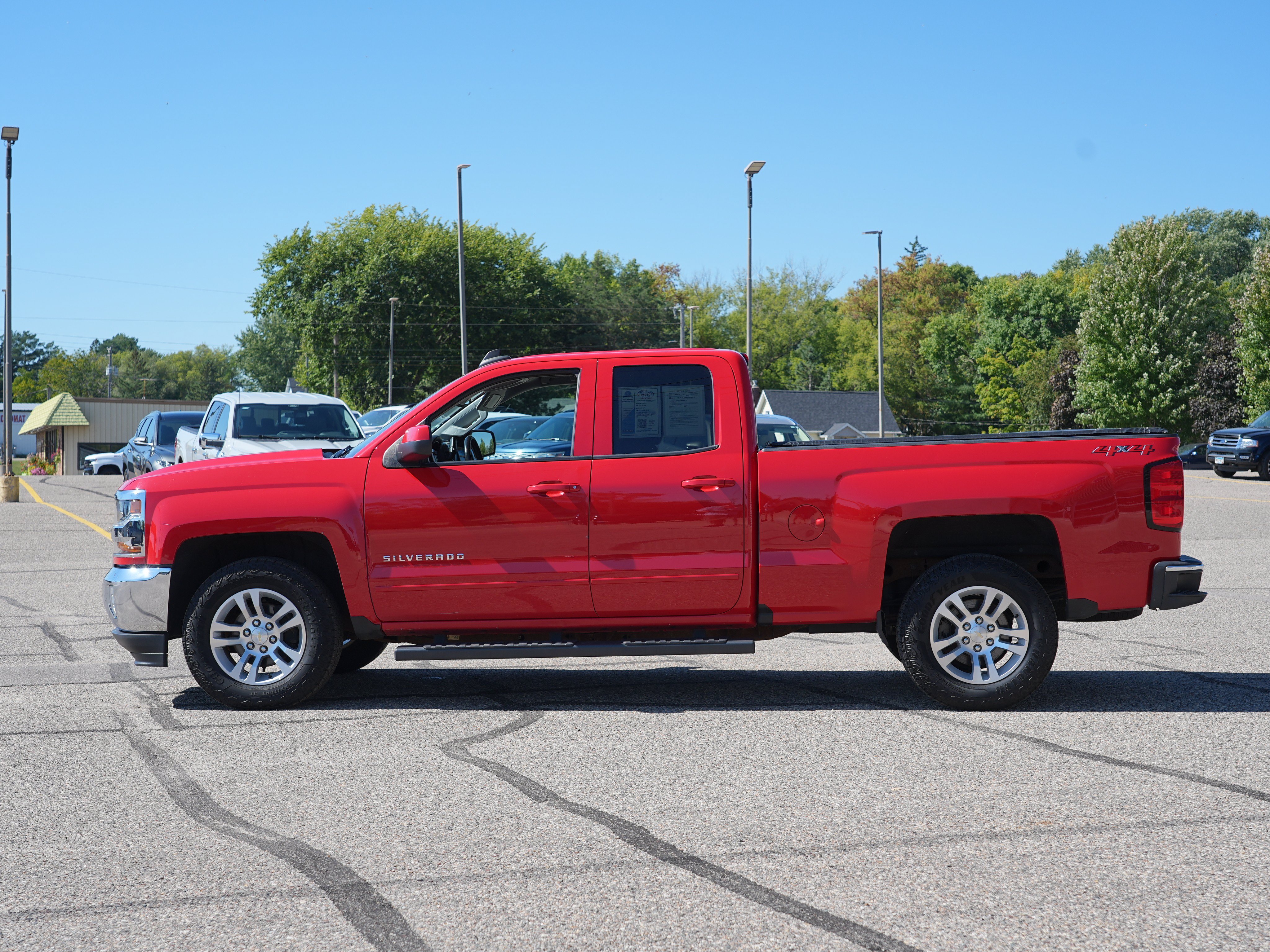 Used 2018 Chevrolet Silverado 1500 LT w/ All Star Edition AWD/4WD image 7