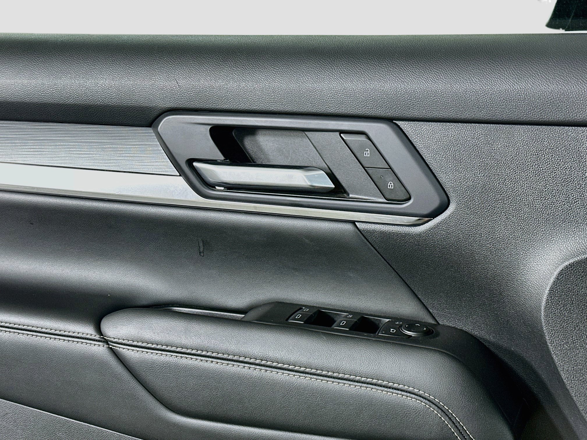 Used 2025 GMC Terrain Elevation FWD image 15