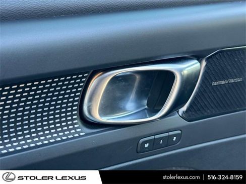 Used 2022 Volvo XC40 P8 Recharge Ultimate image 22