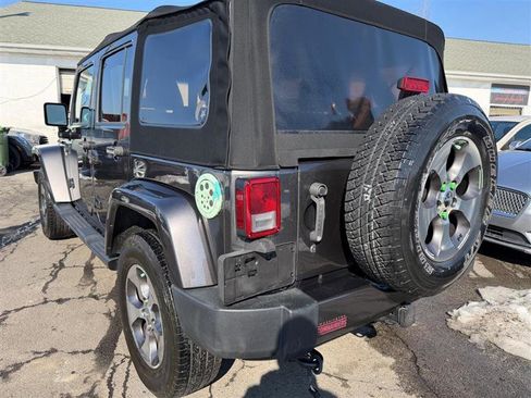 Used 2017 Jeep Wrangler Unlimited Sahara w/ Connectivity Group image 8