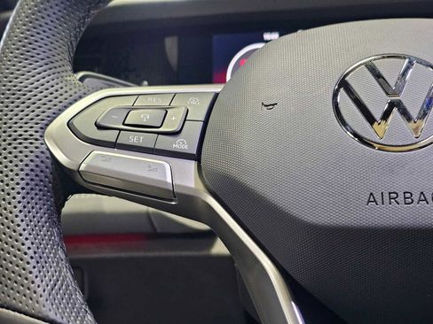 New 2026 Volkswagen Tiguan SE R-Line image 25