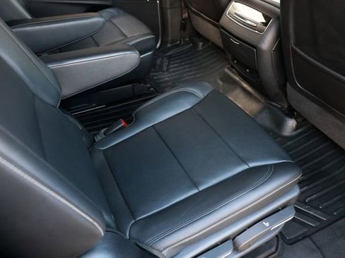 Used 2023 Cadillac Escalade ESV Luxury RWD image 15