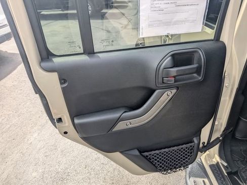 Used 2018 Jeep Wrangler Unlimited Sport AWD/4WD image 11