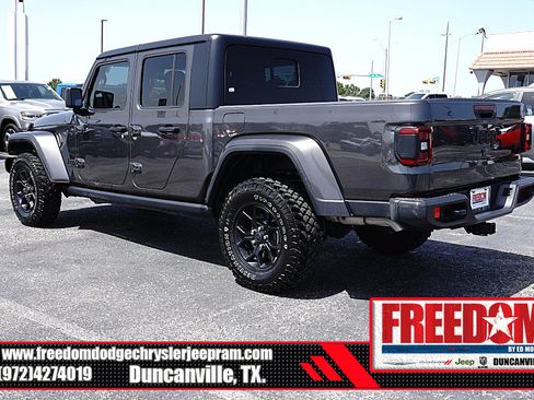 Used 2024 Jeep Gladiator Sport AWD/4WD image 3