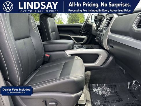 Used 2018 Nissan Titan PRO-4X w/ Pro-4x Convenience Package AWD/4WD image 12