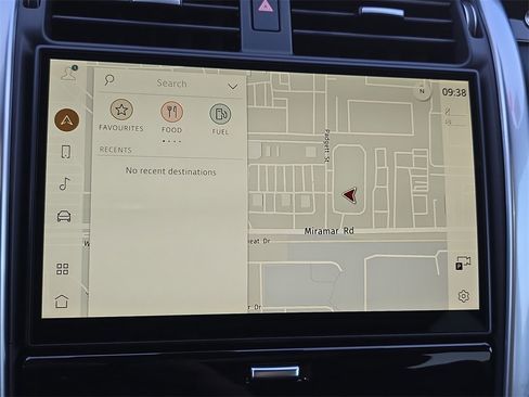 New 2025 Land Rover Discovery S image 24