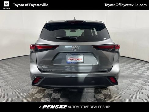Certified 2026 Toyota Highlander XLE AWD/4WD image 14
