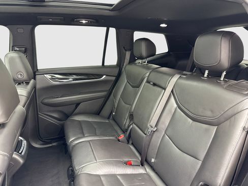 Used 2020 Cadillac XT6 Premium Luxury FWD image 36
