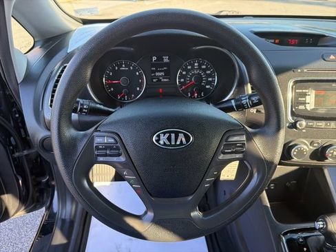 Used 2018 Kia Forte LX FWD image 19