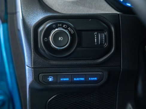 Used 2024 Jeep Wrangler Unlimited w/ Convenience Group AWD/4WD image 40