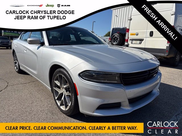 Used 2022 Dodge Charger SXT w/ Plus Group RWD image 4