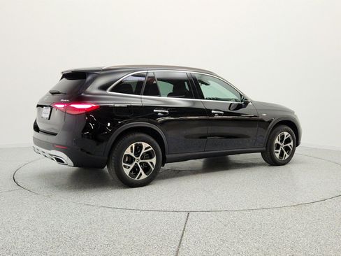 Used 2025 Mercedes-Benz GLC 350e 4MATIC image 5