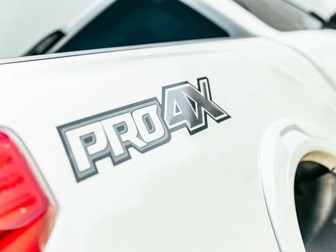 Used 2018 Nissan Titan PRO-4X w/ Pro-4x Convenience Package AWD/4WD image 29