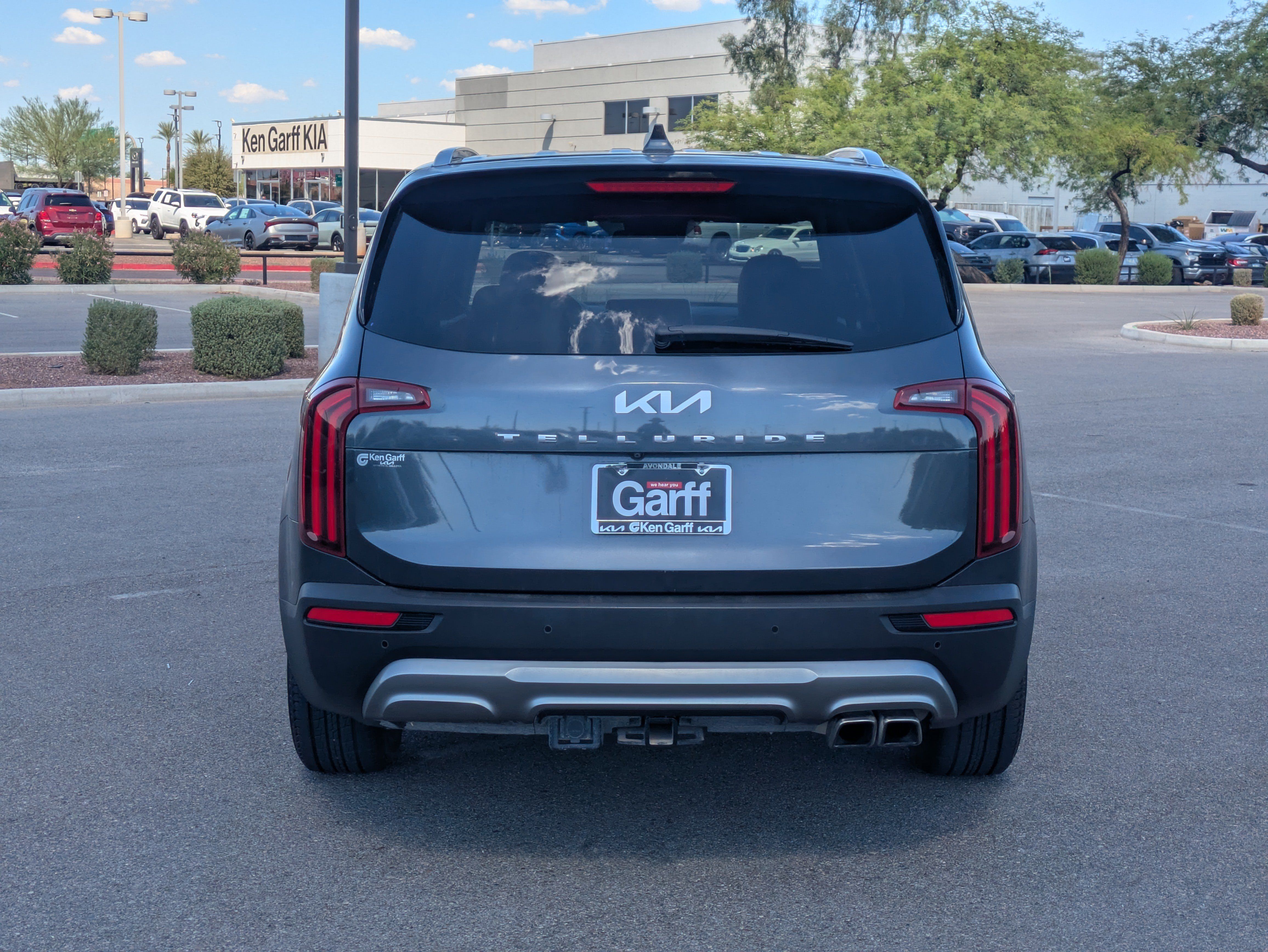 Used 2022 Kia Telluride EX w/ Towing Package FWD image 4