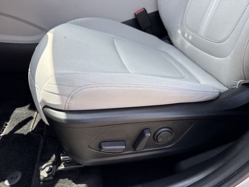 Used 2025 Hyundai Tucson SEL FWD image 12