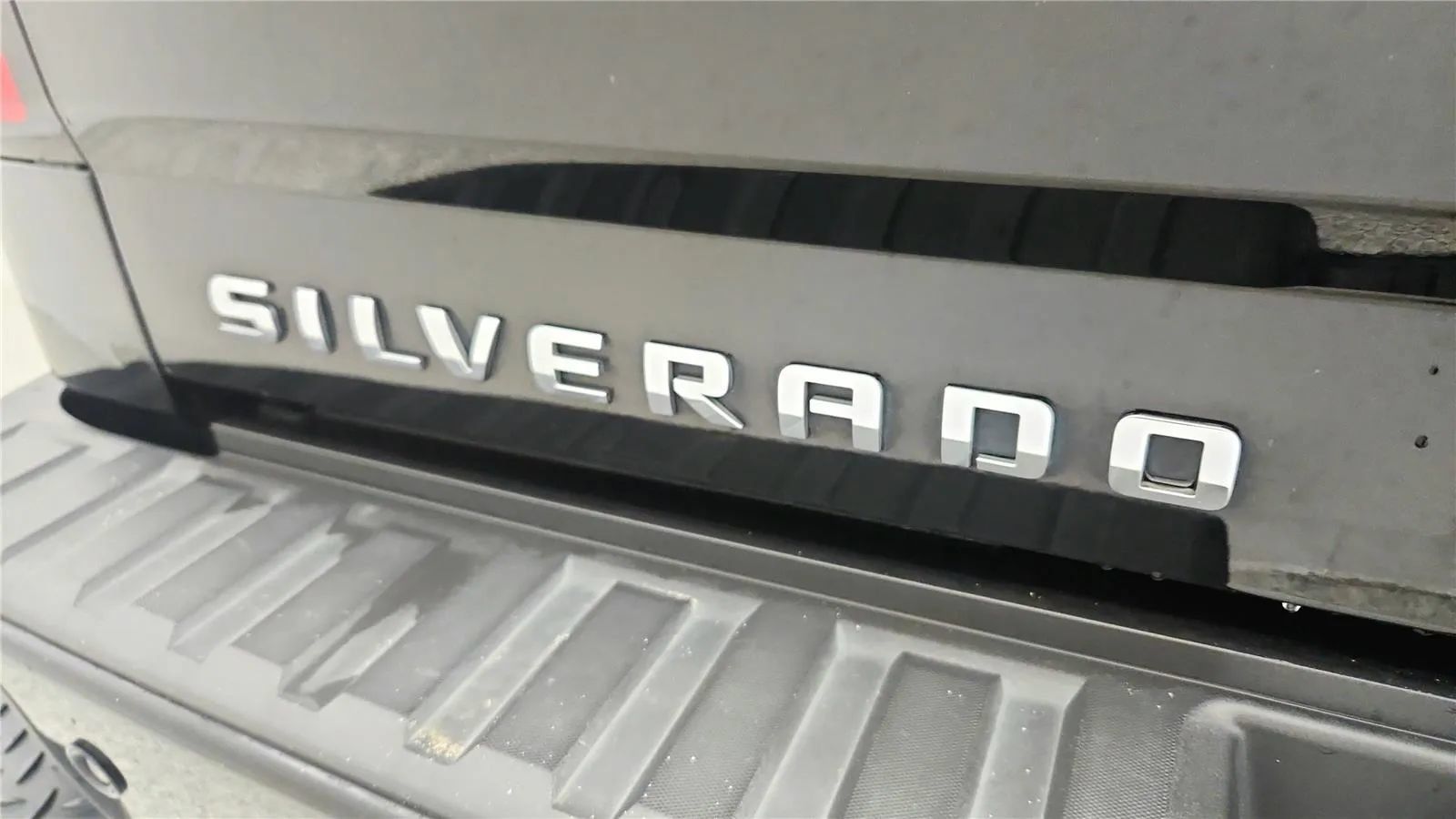 Used 2017 Chevrolet Silverado 1500 LT w/ Midnight Edition AWD/4WD image 34