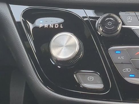 New 2025 Chrysler Voyager LX image 18