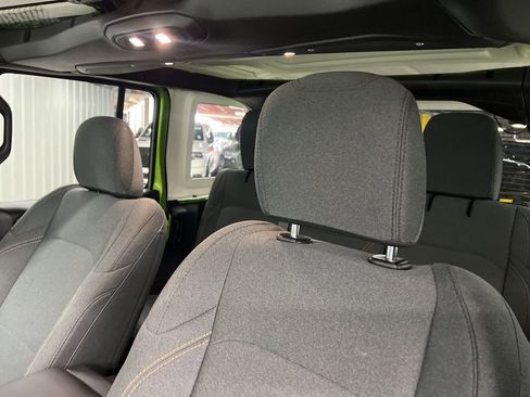 Used 2025 Jeep Wrangler Sport S image 17