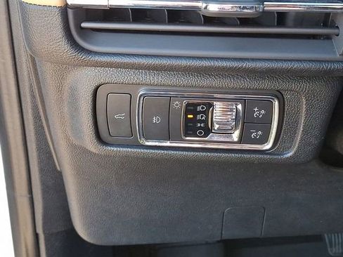 Used 2021 Lincoln Corsair Reserve w/ Equipment Group 201A image 22