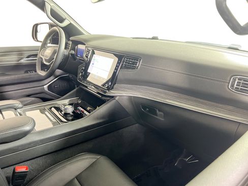 Used 2022 Jeep Wagoneer Series II image 28