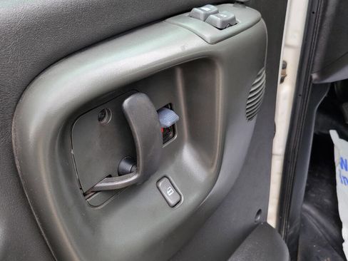 Used 2007 Chevrolet Kodiak C4500 2WD Regular Cab image 12