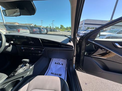 New 2026 Kia Niro EX FWD image 20