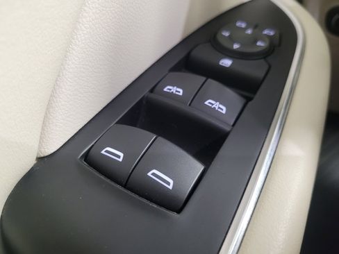 Used 2023 Buick Envision Preferred image 27