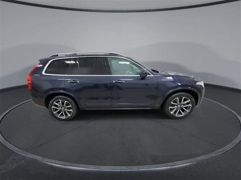 Used 2016 Volvo XC90 T6 Momentum w/ Momentum Plus Package image 9