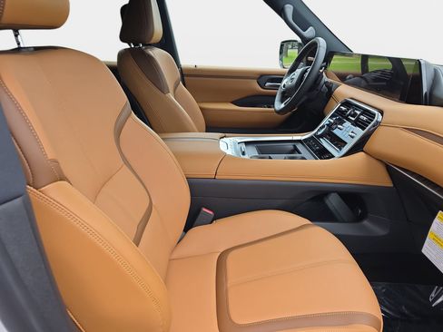 New 2026 Nissan Armada SL w/ Captain's Chari Seat Package AWD/4WD image 10