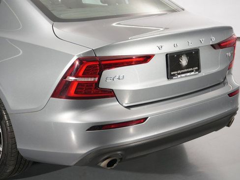 Used 2019 Volvo S60 T6 Momentum AWD/4WD image 14