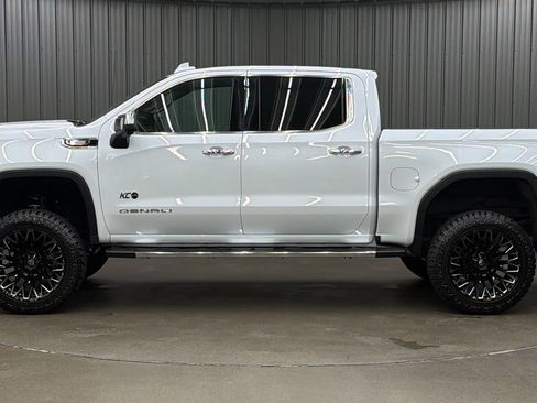 Used 2026 GMC Sierra 1500 Denali AWD/4WD image 2