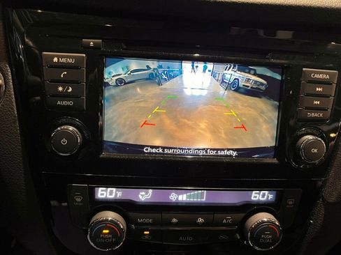 Used 2020 Nissan Rogue SV FWD image 19
