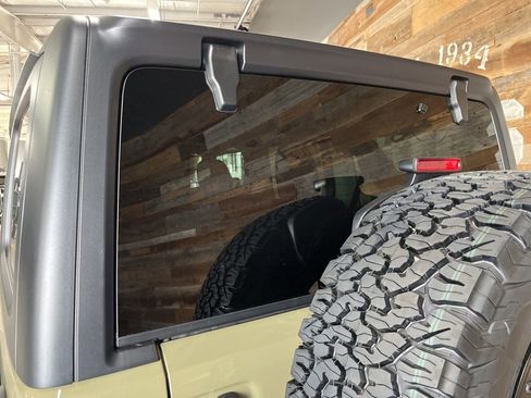 New 2026 Jeep Wrangler Unlimited Rubicon w/ Xtreme 35 Tire Package AWD/4WD image 25