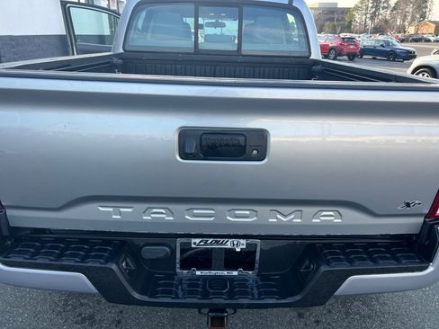 Used 2017 Toyota Tacoma SR image 17