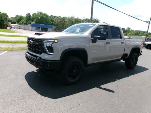 New 2026 Chevrolet Silverado 2500 ZR2 AWD/4WD image 9