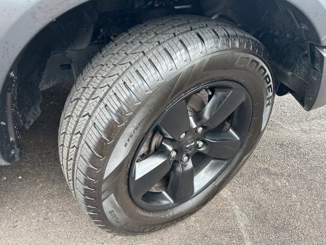 Used 2020 RAM 1500 Warlock AWD/4WD image 32