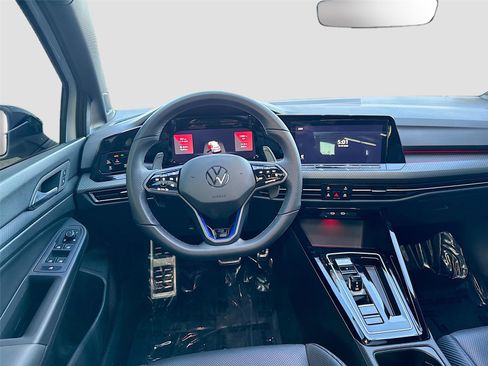 Used 2024 Volkswagen Golf R image 21