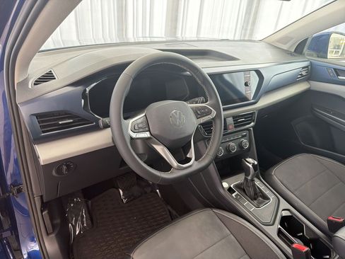 Used 2022 Volkswagen Taos SE image 4