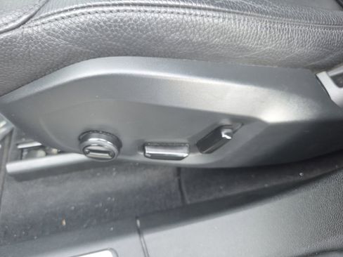 Certified 2022 Volvo XC60 B5 Momentum w/ Climate Package image 24