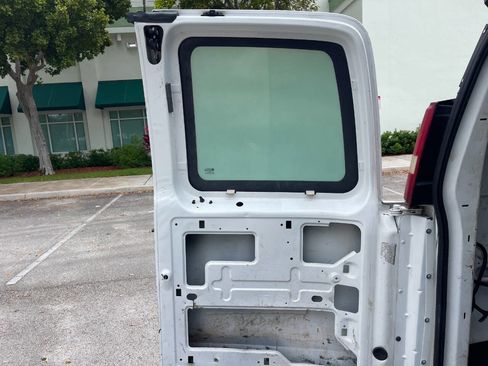Used 2004 Chevrolet Express 1500 RWD image 40