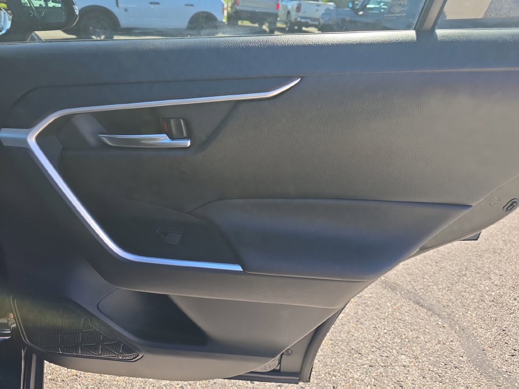 Used 2021 Toyota RAV4 XLE Premium AWD/4WD image 17