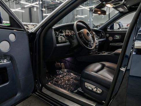 Used 2020 Rolls-Royce Ghost RWD image 49