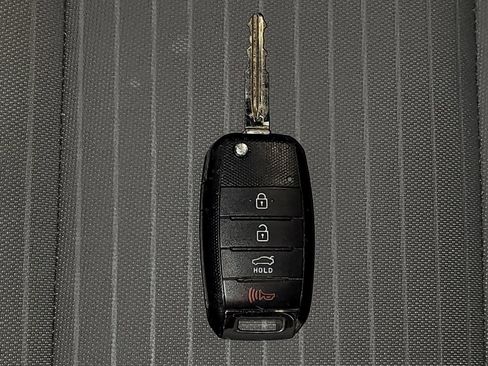 Used 2017 Kia Forte LX w/ LX Popular Package image 32