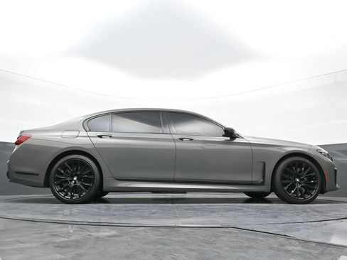 Used 2022 BMW 750i xDrive w/ Executive Package image 28