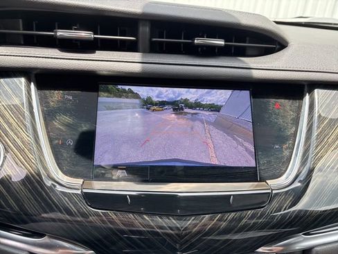 Used 2022 Cadillac XT6 Premium Luxury image 35