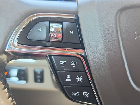 Used 2022 Lincoln Navigator Reserve AWD/4WD image 12