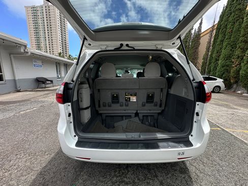 Used 2020 Toyota Sienna LE FWD image 16