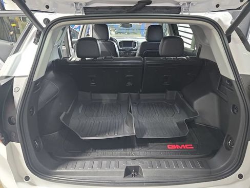 Used 2023 GMC Terrain SLT w/ Infotainment Package II AWD/4WD image 16