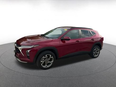 Used 2025 Chevrolet Trax LT image 7